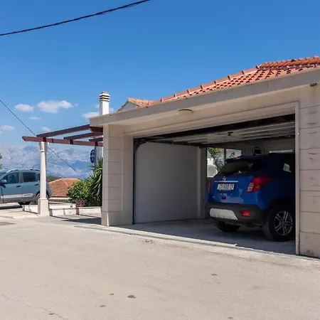 Διαμέρισμα Bella *