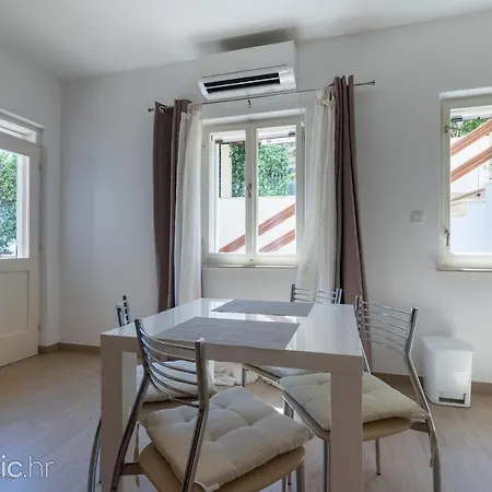 Διαμέρισμα Bella